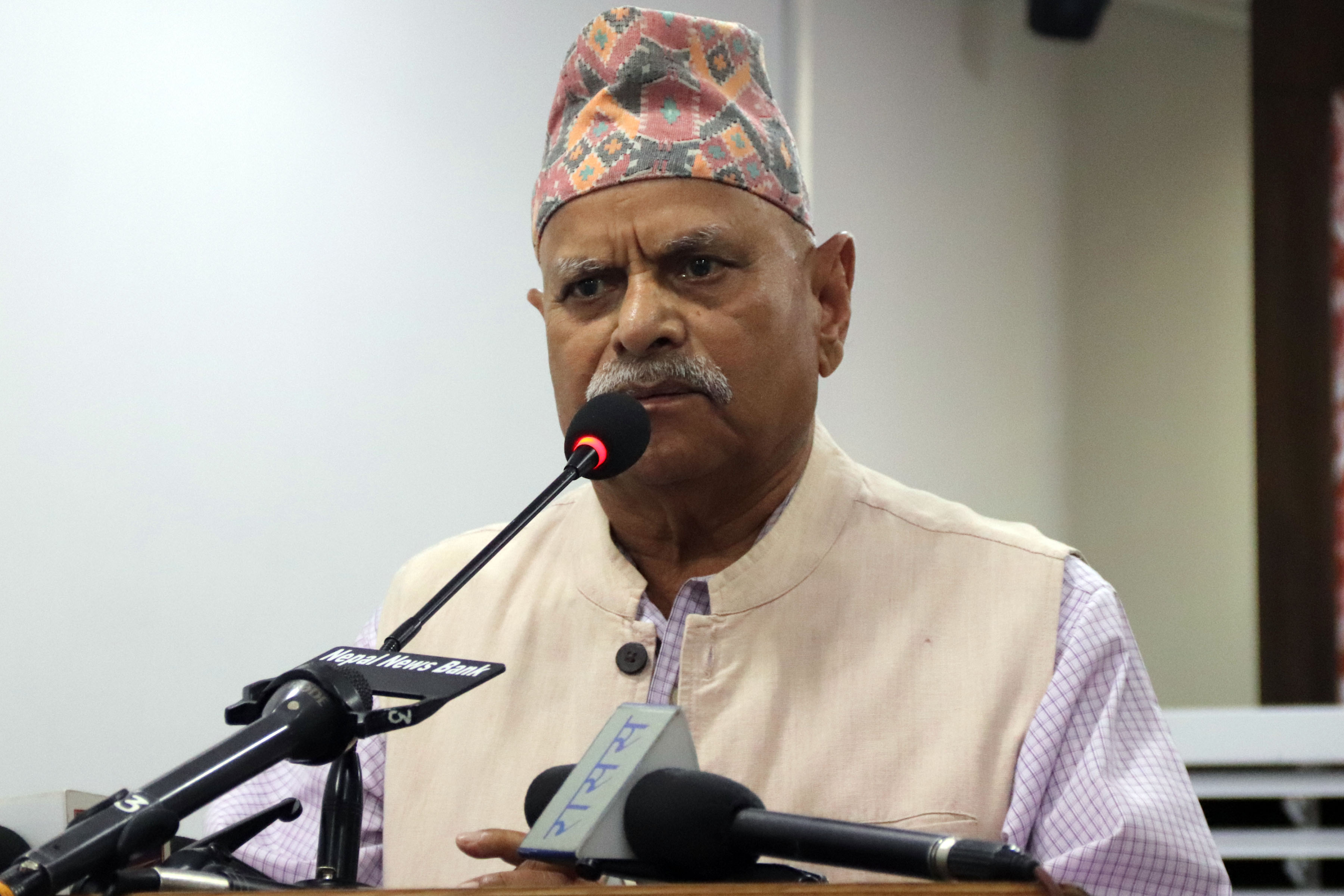 पूर्व राष्ट्रपति यादव भन्छन्– मुलुकको सिस्टम बदल्न जरुरी छ